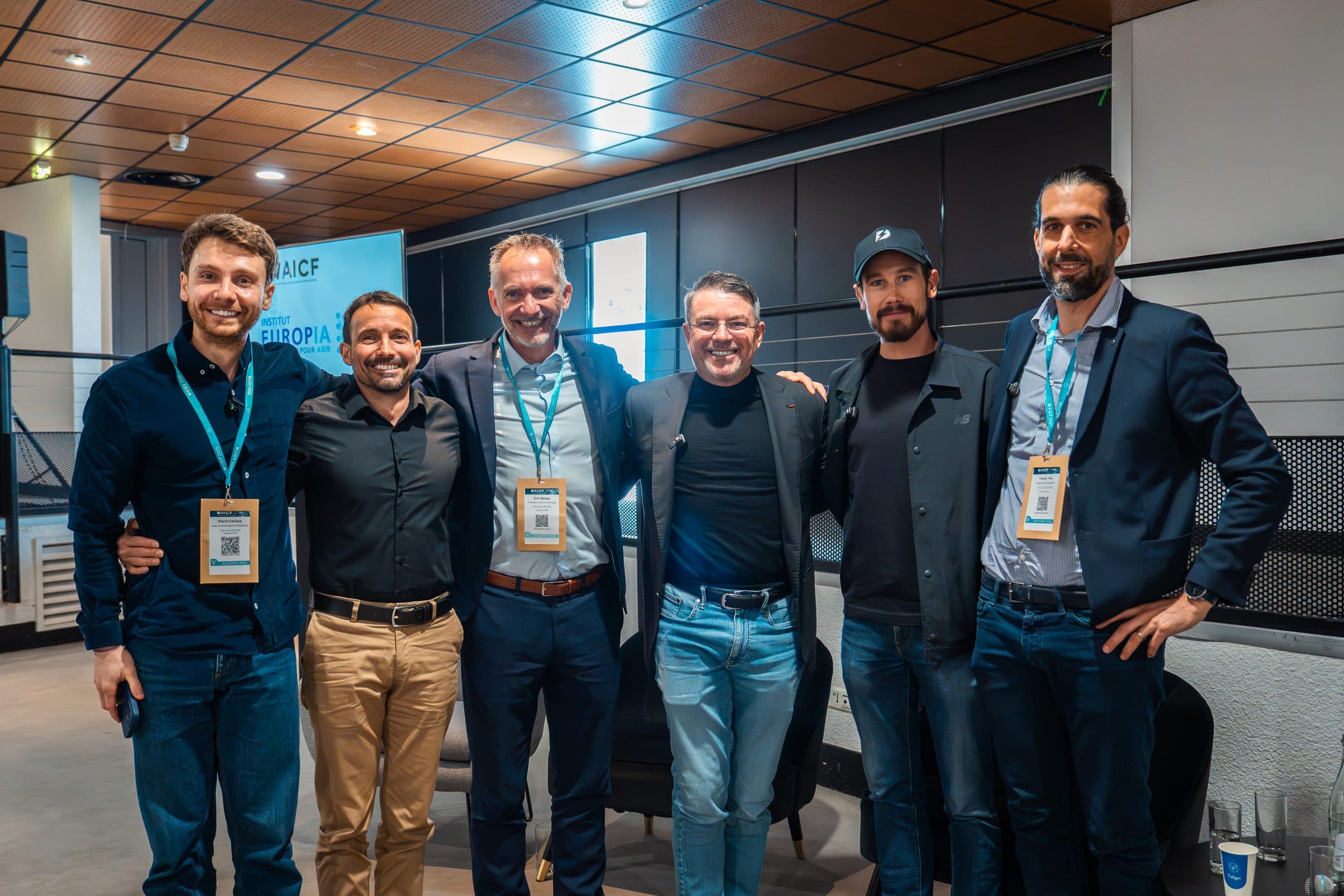 Les intervenants de la table ronde, dont Eric Reisse, CEO et cofondateur de CloudGrid Energy, réunis après leur session au WAICF 2026 à Cannes